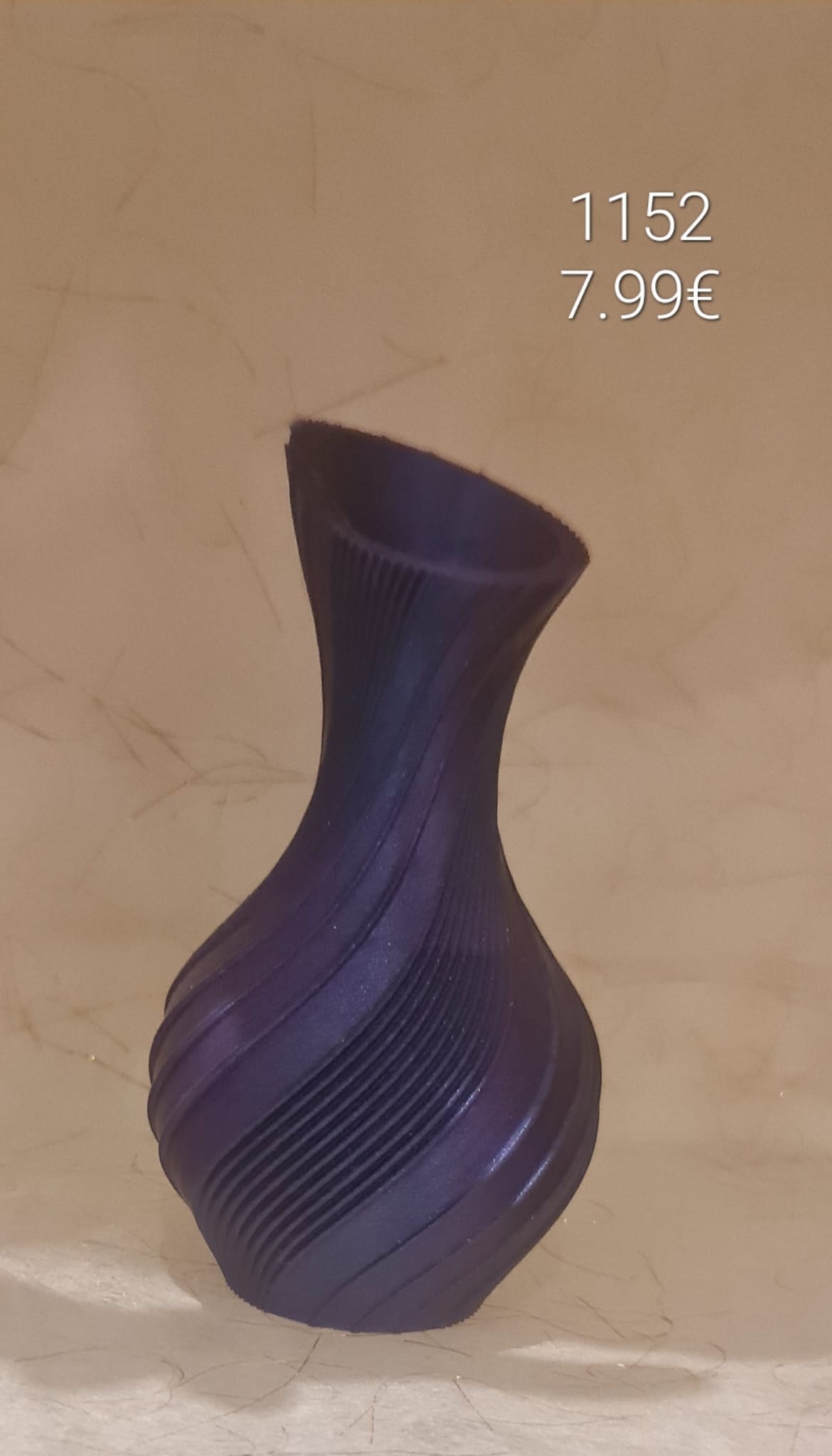 Vase geschwungen